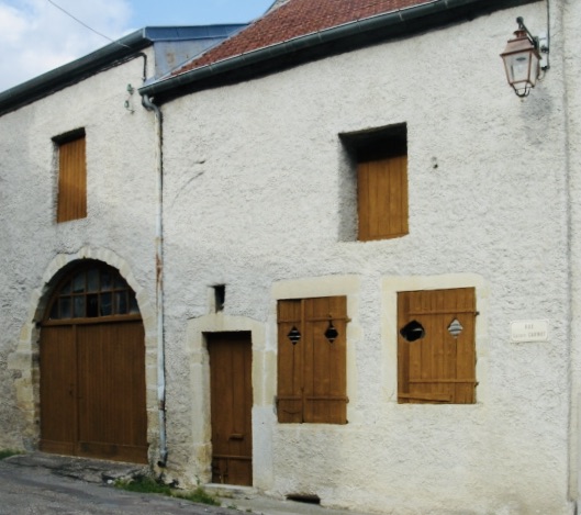 Grange et maison à Gemeaux